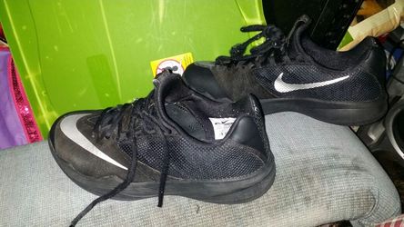 Men's Nike Zoom gym shoe's/ SIZE 7.5