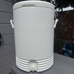 Igloo 5-gal Dispenser