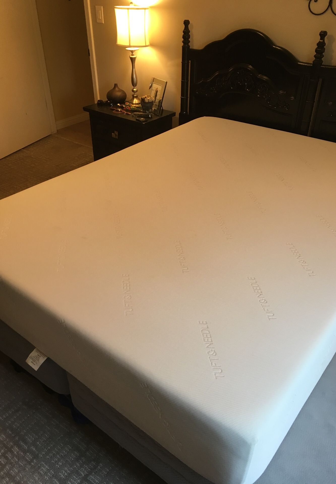 Beautiful TUFT & NEEDLE Queen Mattress- Barely Used!