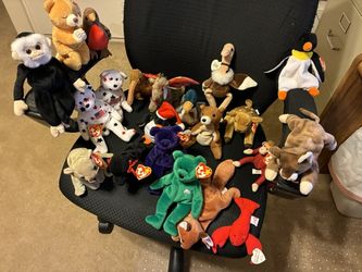 A variety of TY Beanie Babies