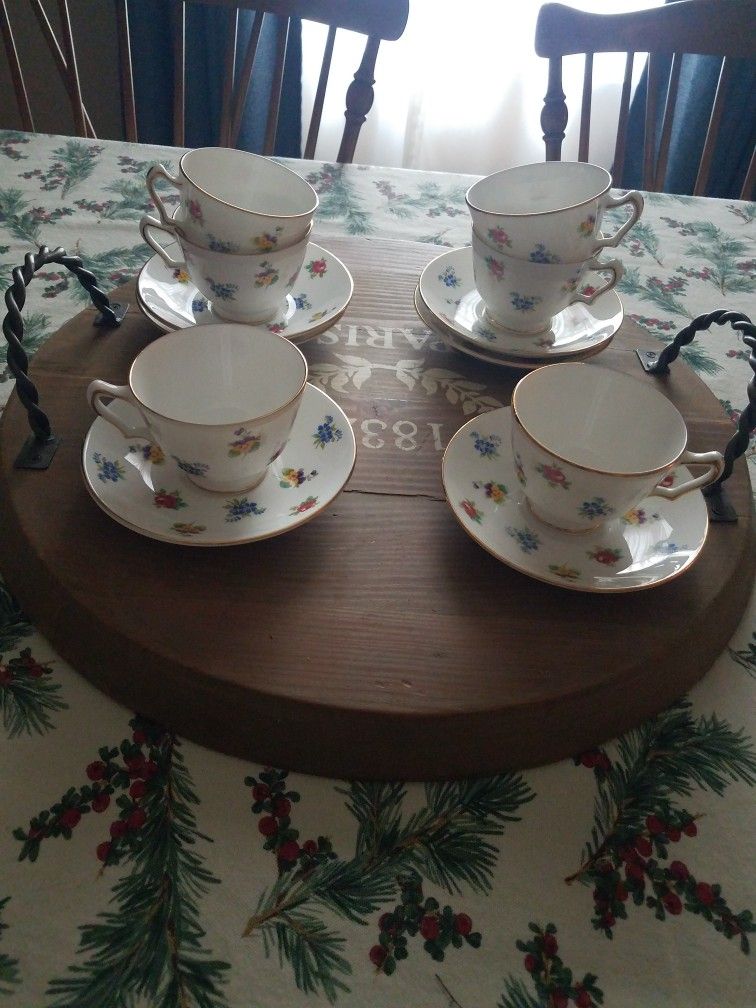 Fine Bone China Tea cups And Saucers 
