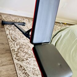 Adjustable Weight Bench (Black).