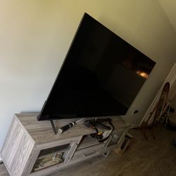 tv and a tv stand come with 