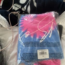 10 Graphic Hoodies 