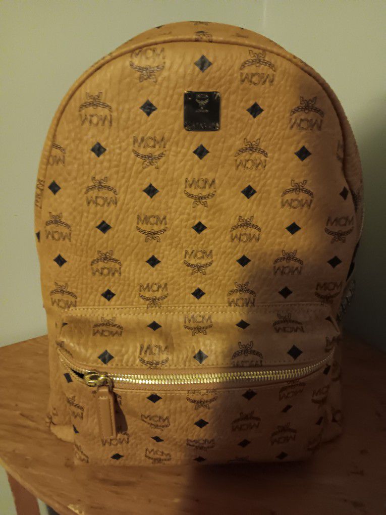 MCM-Stark Visetos Medium Sized Backpack (Side Studded)