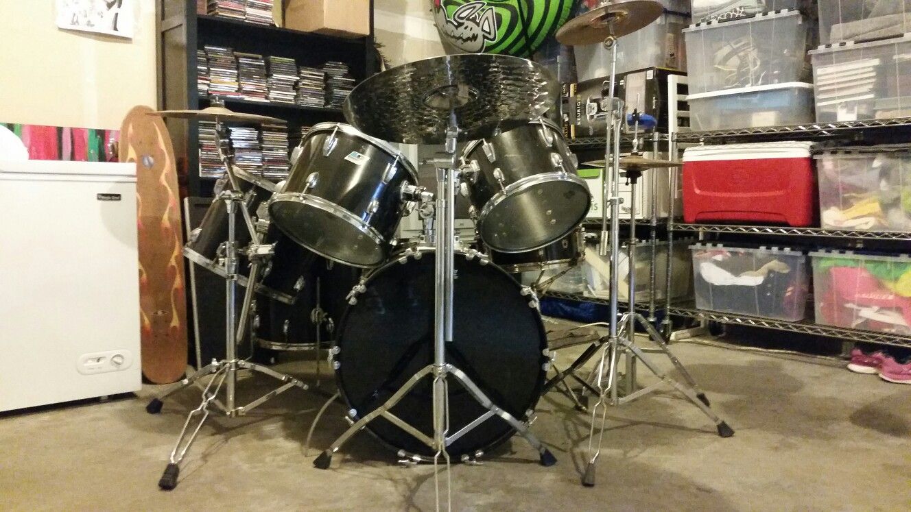 Vintage Ludwig Drum Set Kit