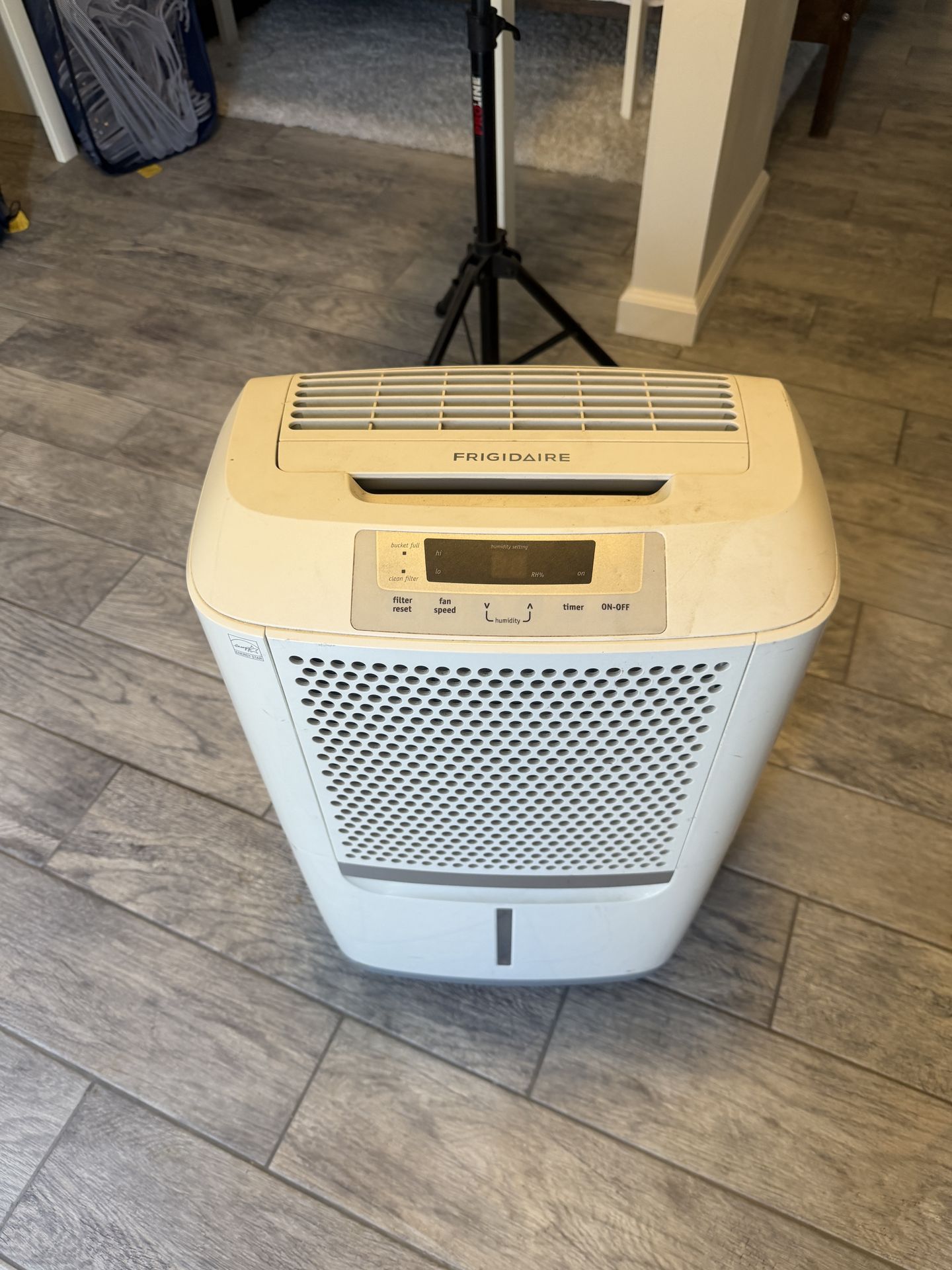 Frigidaire 70-Pint Dehumidifier β Works Great π§ β $100 OBO Tired of your place feeling humid or musty? This thing fixes that fast. Selling a Frigid