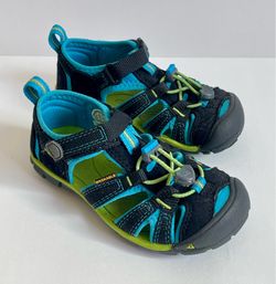 Keen Seacamp II CNX Kids Water Sandals (Boys Youth Size 11) Hiking