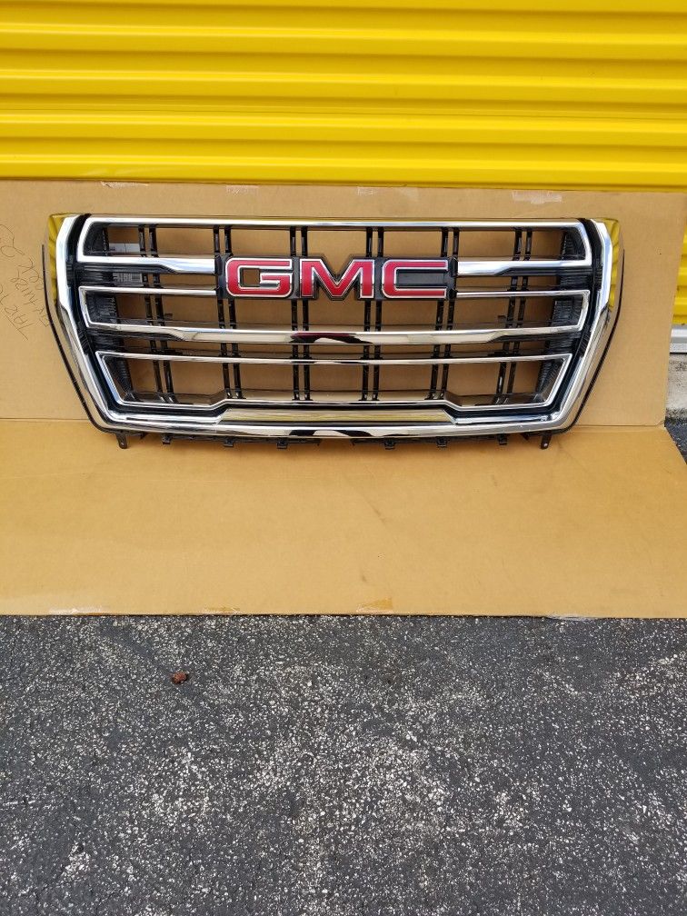 GMC Yukon Denali Grille Parts