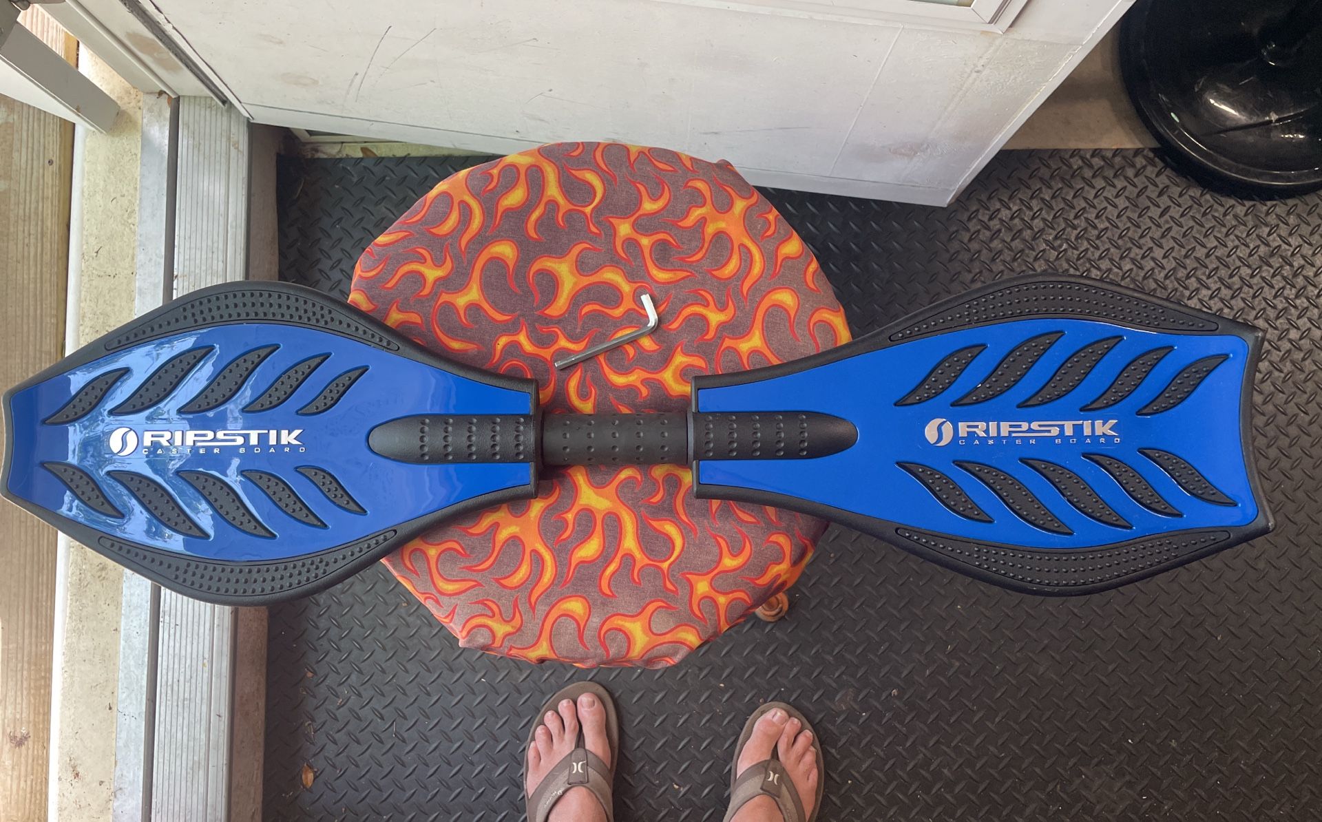 RIPSTIK.      caster board 