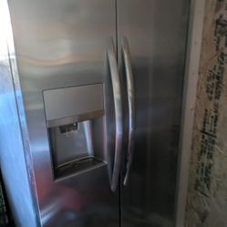 Fridgaire Fridge
