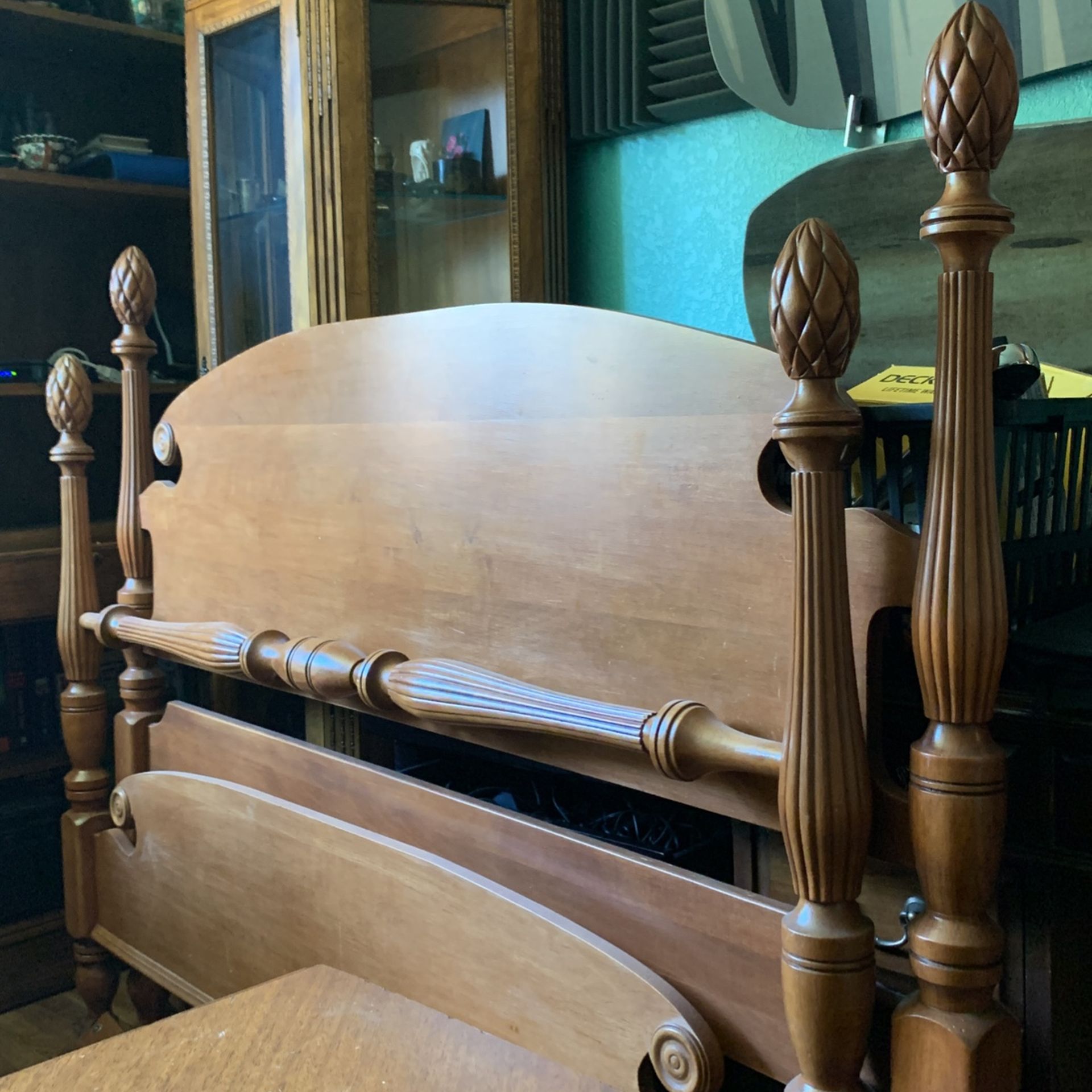 solid oak bedrame (size- full)