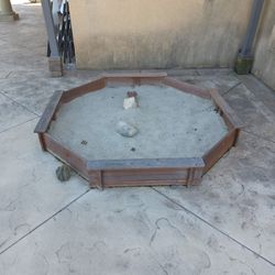 Free Large Octogon Sandbox 6'x6' With 800lbs Sand 