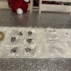 Christmas Gifts🎄❤️ Rings $3ea Snake 🐍 Necklace $3ea