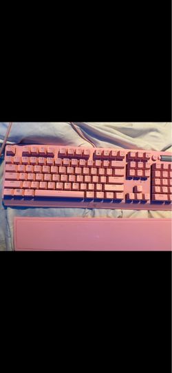 Razer Blackwidow V3 Pink gaming keyboard