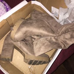Women Boots 👢
