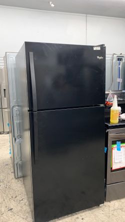 Black Whirlpool Top & Bottom Fridge !