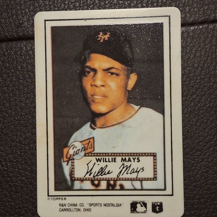 Willie Mays TOPPS Baseball Trading Card