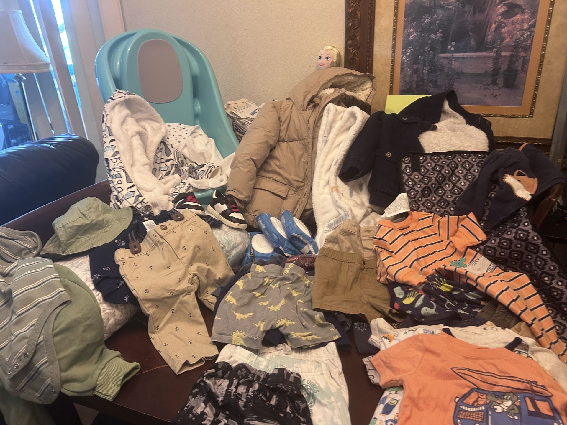 Car Sear Stroller Combo All Kinds Of Clothes. Diapers Wipes Jackets Shoes Bathtub Towel Robe 