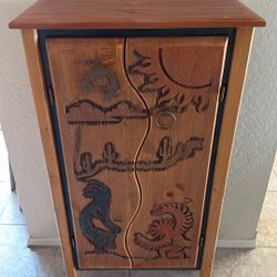 Hallway Storage Piece With Indian Southwest Design 