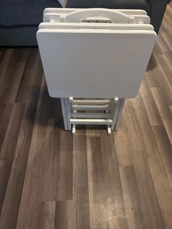 4 foldable tables with shelf