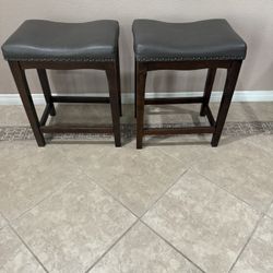 Stools/chairs 