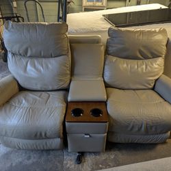 LA-Z-Boy Leather Rowan Reclining Love Seat