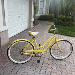 Schwinn Women’s Legacy 26” Cruiser Yellow/white Bike