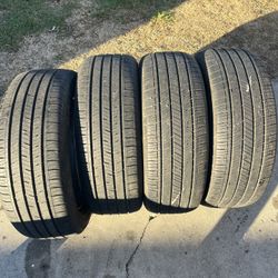 215/55R17 Kumho Solus TA31