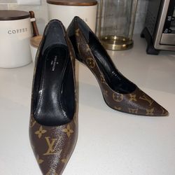 Louis Vuitton Monogram Heels Size 38 1/2