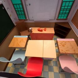 American Doll School And Balloon 