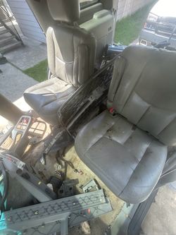 2nd row seats Chevy Tahoe captain seats