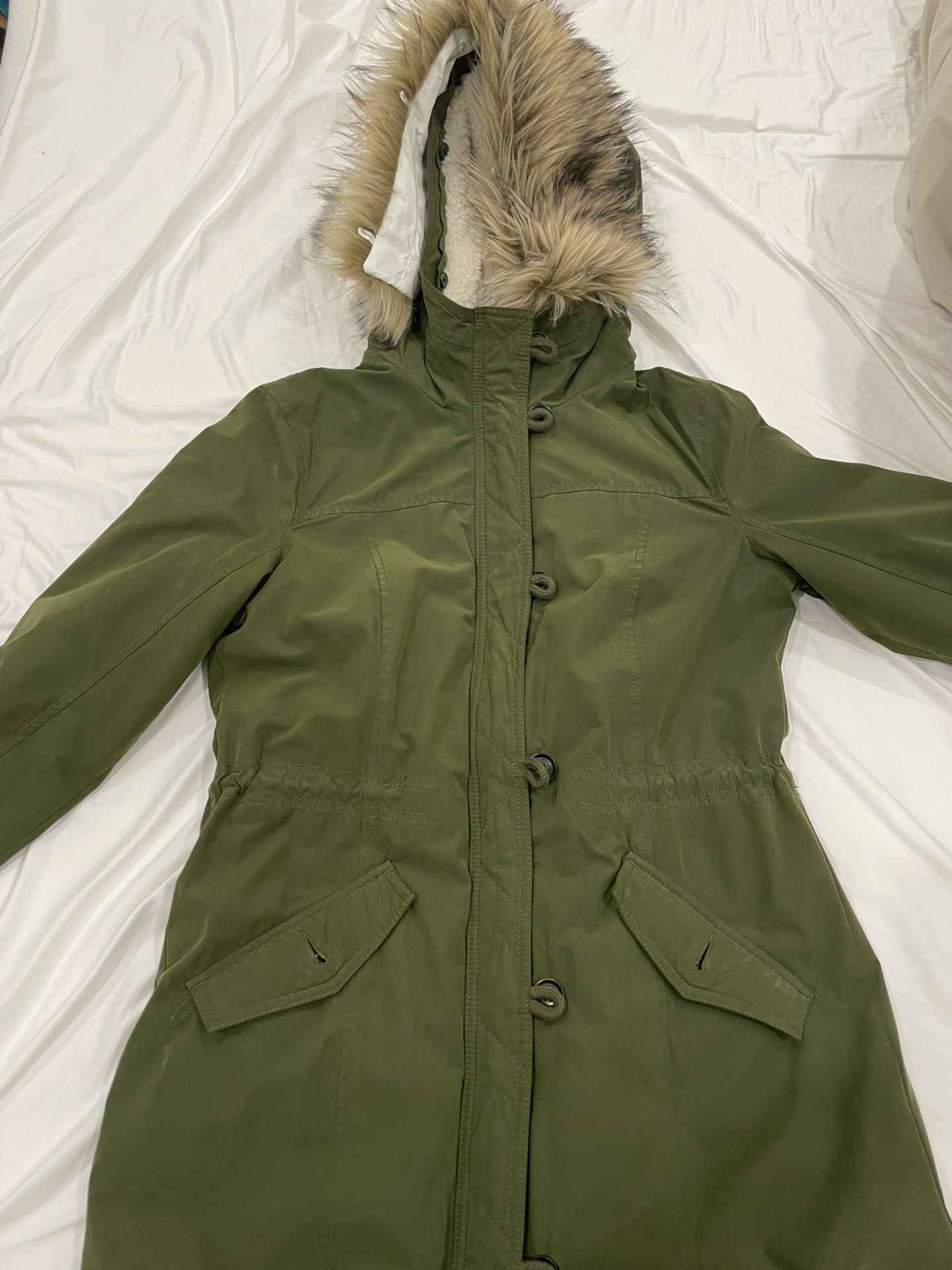 Hollister Faux Fur-Lined Parka Size Medium