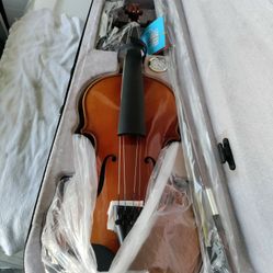 Brand New With Carrying Case Violin With All The Accessories And Original Warranty