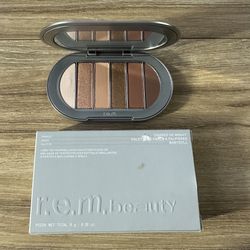 R.E.M Beauty Midnight Shadows Palette
