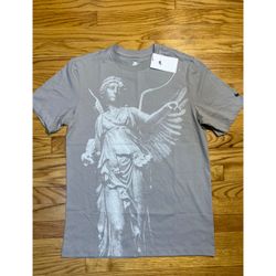 Nike Victory Goddess Graphic Print T-Shirt Gray Men’s Size medium NEW! 
