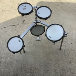 5 Piece Pearl Drum Set