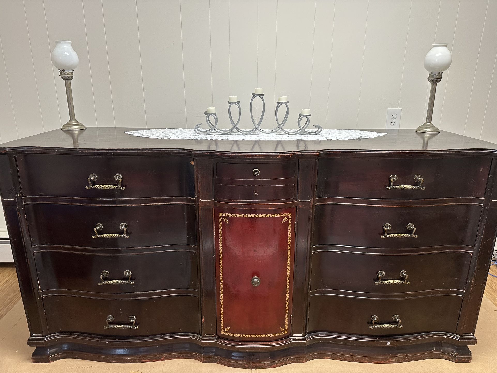 1940s Mahogany Serpentine Dresser