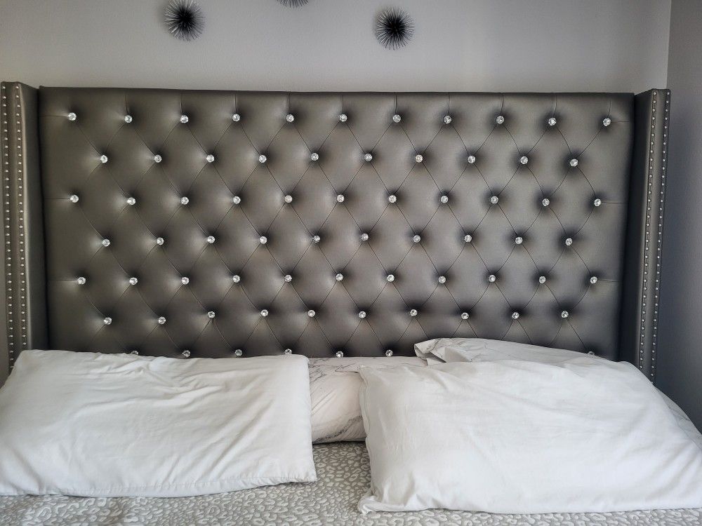 Ashely’s Bend Frame King Size