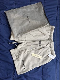 DARK OAT ESSENTIALS SHORTS size medium