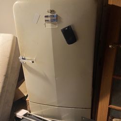 Vintage / Antique Fridgidare Fridge And Freezer.  Project 