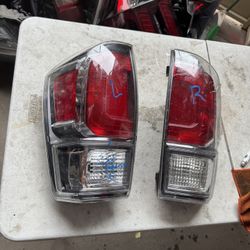 Toyota Tacoma Tail Light Oem 