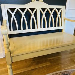 Beautiful Entryway Bench