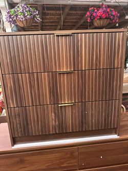 Fluted 3 drawe dresser