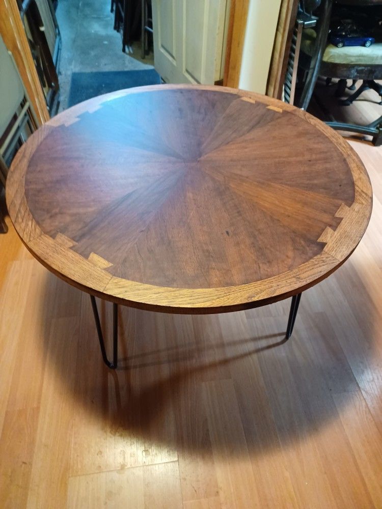 Mid Century Modern Lane Acclaim Round Coffee/Cocktail Table