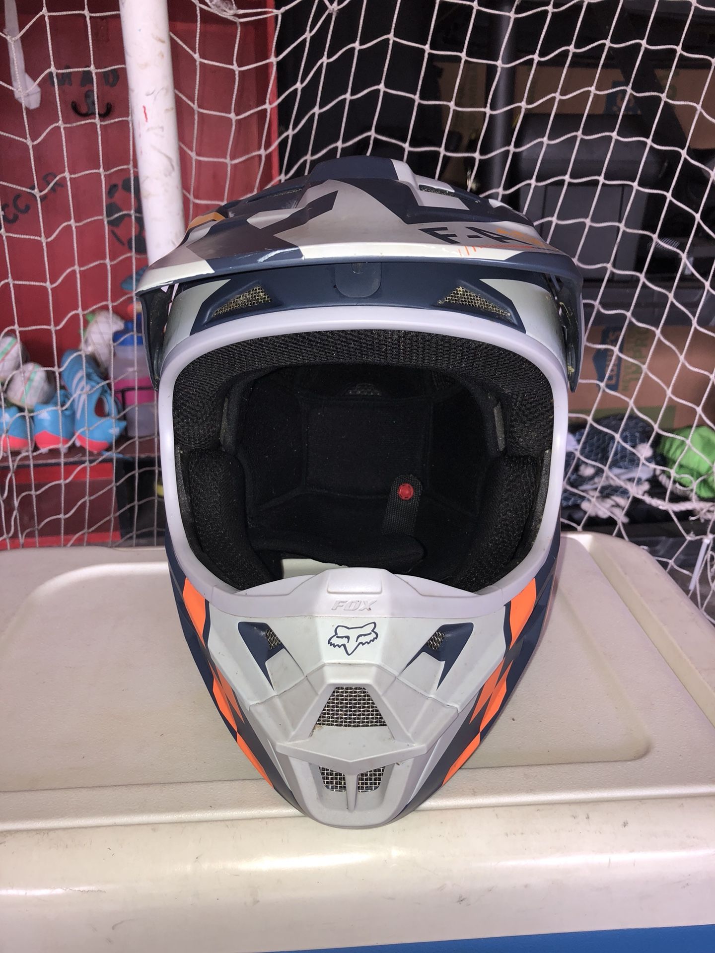 Fox Racing V1 Helmet (Size Medium)