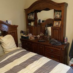 Bedroom Set, Bed, Dresser And Headboards