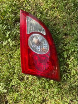 2004-2008 Chrysler crossfire passenger/right side taillight
