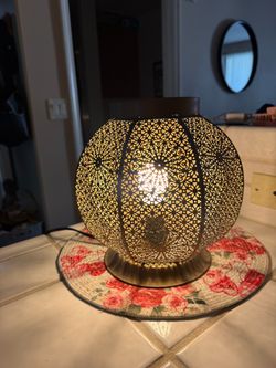 Moroccan Style Metal Filigree Table Lamp
