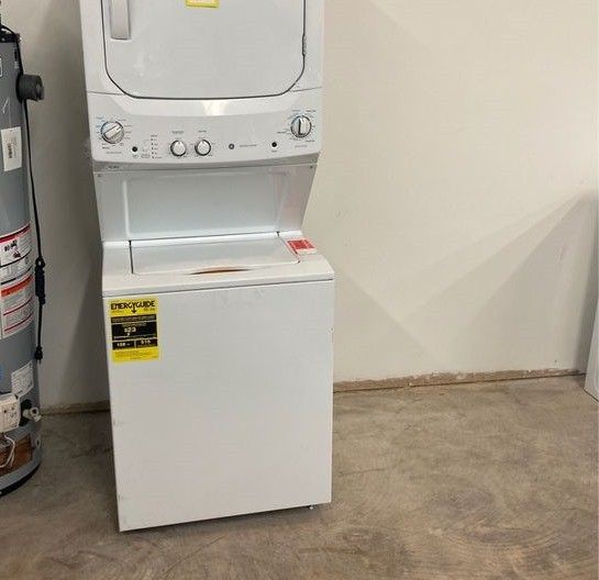 GE Stackable Washer Dryer Combo GUD27ESSMWW 1BO for Sale in Houston, TX